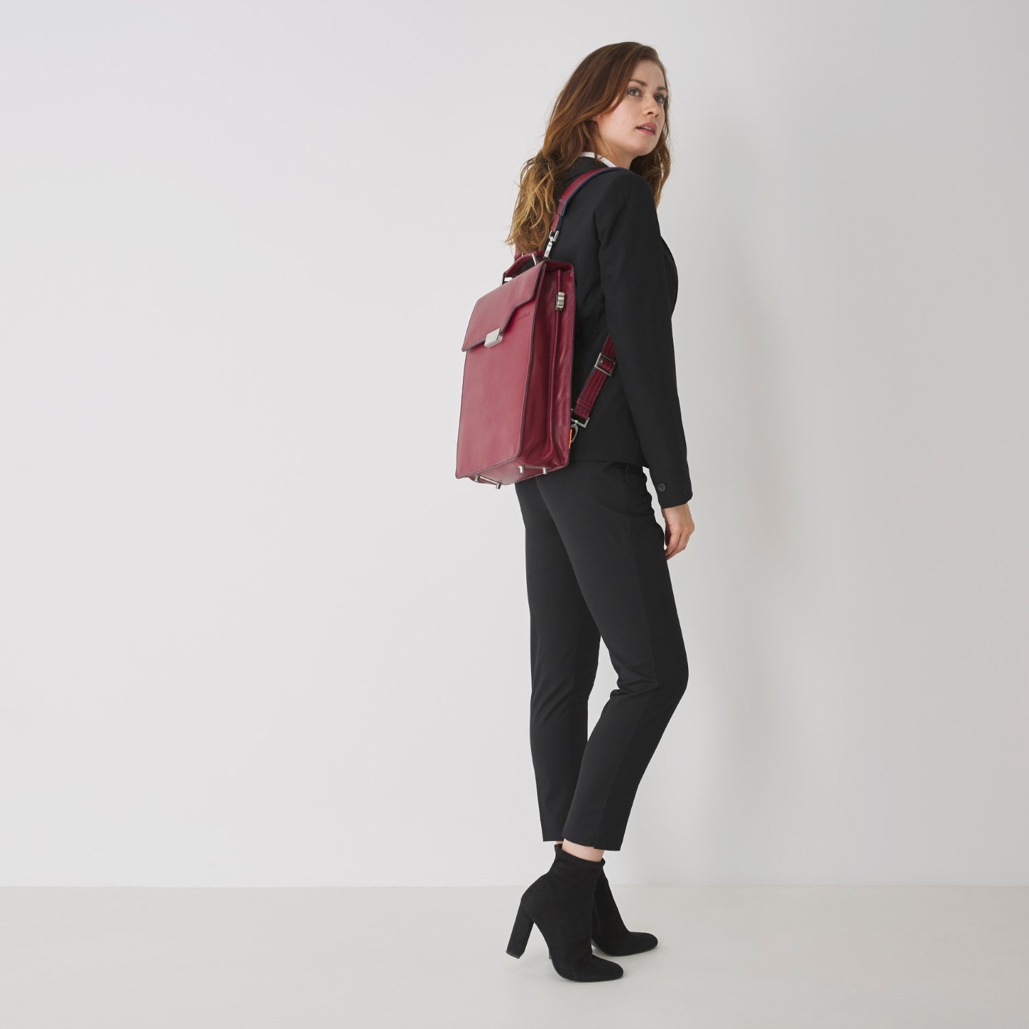 The Modern Backpack - Red