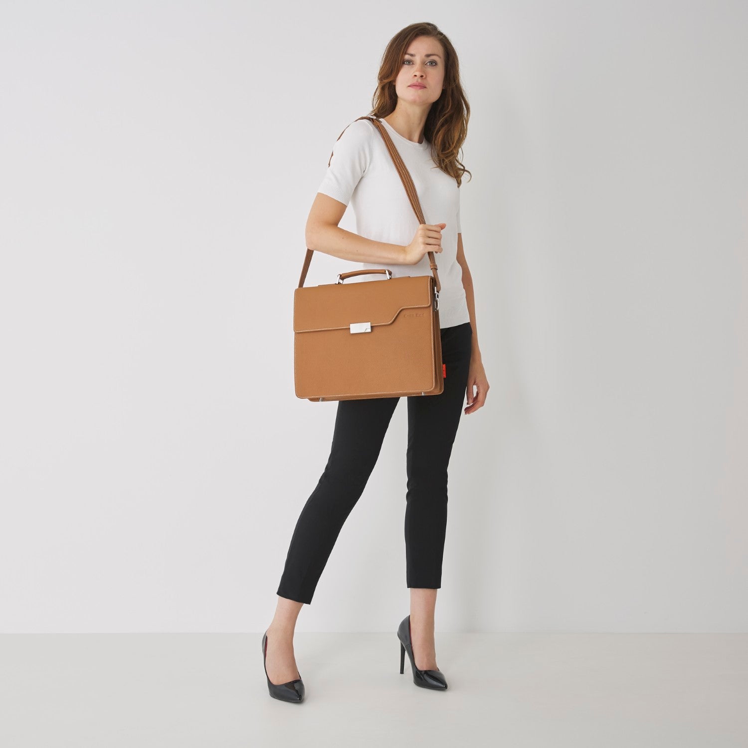 The Classic Briefcase - Tan